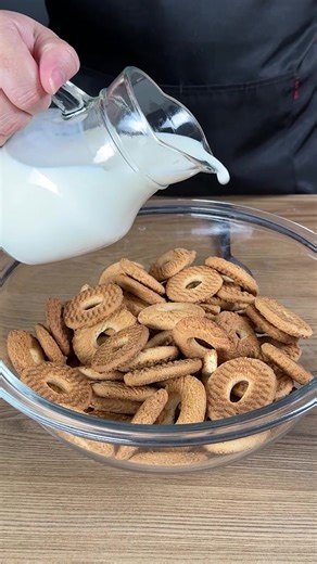 Coconut donut cake made in the blender - easy recipe | SuperYummy