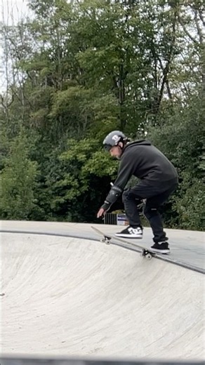 Missed the best trick I’ve ever done because of this guy 🤣 #skateboarding