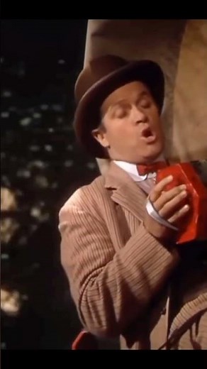 Buttons and Bows, sung by the wonderful Bob Hope! 🎀 #oldmovies #goldenage #movieedit #classicmovies