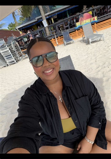 A Day in My Life at West Bay Beach, Roatán