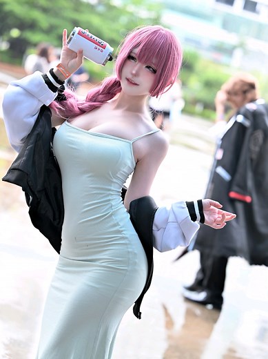 Nin Nin Cosplay Video on Douyin