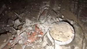 ABC Cambodia: ស្ដែងៗណាស់​! មនុស្ស​របួស​ធ្ងន់​2នាក់​​ ក្នុង​ឧបទ្ទវហេតុ រថយន្តទំនេីប​ LEXUS RX300 បោះពួយក្នុងល្បឿន​ រេចង្កូតទៅបុករះបង្គោលភ្លេីង​ និងបន្តទៅបុកផ្ទប់រថយន្តពីរគ្រឿងទៀត​ រុញទៅបុកចូលផ្ទះលក់​ភេសជ្ជៈ​ និងខ្ទាតទៅប៉ះម៉ូតូមួយគ្រឿងទៀត នៅមុខផ្ទះលក់​ភេសជ្ជៈ​យីហោ​ “វត្តី” នៅតាមផ្លូវជាតិលេខ២​ សង្កាត់ចាក់អង្រែក្រោម ខណ្ឌមានជ័យ​ នាម៉ោង១១:៣០នាទីយប់ ​ថ្ងៃទី៣០ ខែកញ្ញា ​ឆ្នាំ២០២០នេះ....​ ចំណែកតៃកុងរថយន្តរត់បាត់ស្រមោល។ Credit:បង​ម៉េង​ លេខវិទ្យុABC​សម្រាប់​ផ្ដល់​ព័ត៌មាន​ផ្សេងៗ​ 010231010/012231010/06023101