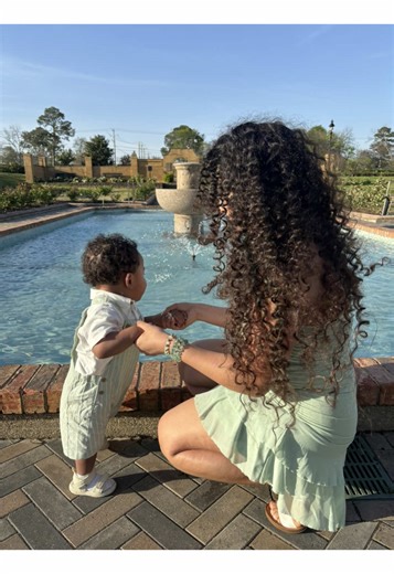 Something I didn’t mention is that 😭one of my friends was pregnant at the time and I asked her what were her symptoms before she found out and I had the same thing 😭😭@V.i.d2026 anyways that my sister because some of yall were confused on my other video I was not on ft with my sister 😭 that was my bsf at the time #teenmom #pregnancy #story #grwm #fyp