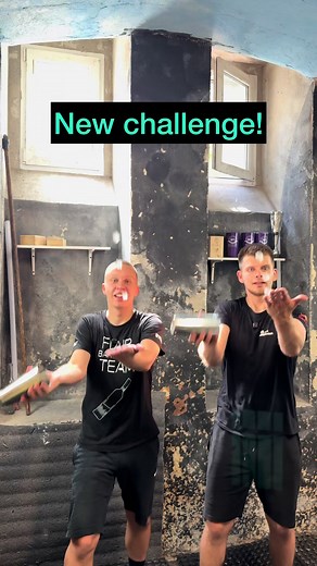 👋⚡️HAND SPEED CHALLENGE Try to CATCH as many as you can and POST it💪 TAG US and we will find out who is the real FLASH🔥 Comment how many objects are possible ⬇️ #handspeedchallenge #flairing #flairbartending #bartender #fyp