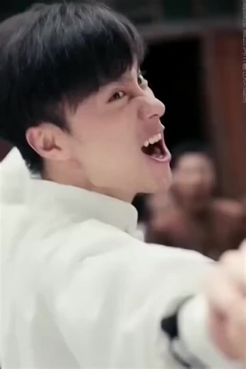 បុរសមានកម្លាំងពិសេសក្នុងសម្រាយរឿង