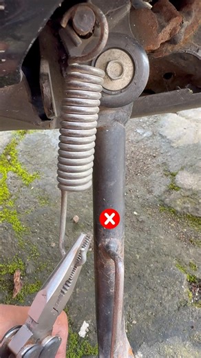 Genius way to install a Spring that many people don’t know! #diy #tricks