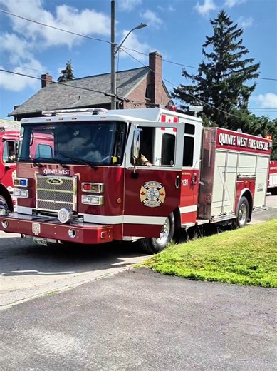 I looked outside... and couldn't believe what I was seeing. 🔥 What started as a normal day quickly turned into an emergency when I noticed my neighbor's deck was on fire. No one was home, so I immediately called 911. I know some people will ask why I didn't try to put it out myself. The gate to the backyard was locked, and there were simply too many dangers to take that risk. My safety matters too. I'm not going to climb a locked fence, move hot propane tanks, or try to fight what could have be