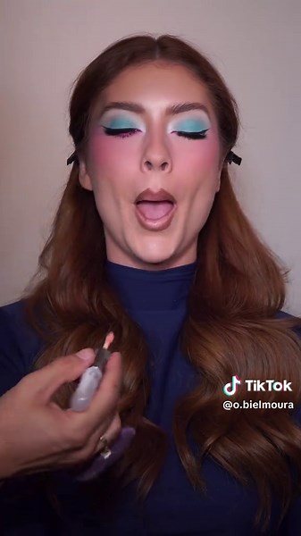 Recriação da Make de Zara Larsson por Isadora Crozeta