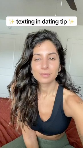 240K views · 1.1K reactions | One shift you can make with texting in dating that’ll be a game changer for you! Part of dating with intention is also texting with intention, let’s start showing up differently! #texting #datingtips #datingcoach #helpful #anxietyrelief | The Sabrina Zohar Show | Facebook