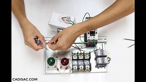 👨‍🏫 Como arrancar un motor trifásico con dos fases y un capacitor. 👀 Mira completo el siguiente video y conoce el calculo del capacitor. 👉Síguenos, únete a esta comunidad. #CADISAC #CursoElectricidadIndustrial #MotoresTrifasicos | Curso Electricidad Industrial