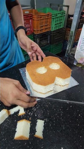 8 number cutting birthday cake 💞