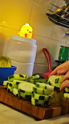 NO BOTES la CONCHA del MANGO! Mejor haz esta receta de pepino en conserva con conchas de mango 🫠