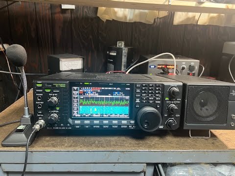 Icom 7600 with SM-6 and SP-21