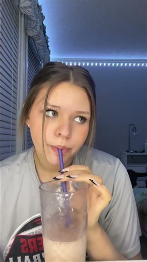 Late night protein shake to get macros in 😭 #makemefamous #lipsyncs #gym #gettoned #fypシ #relatable