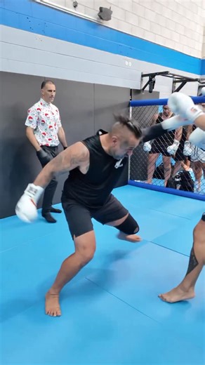 1 Minute Scraps on Instagram: "WORKTIME. 😮 DAD SCRAPS, Round 1, Fight 2."