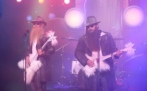Kevin Bacon Rocks Out with Jimmy Fallon and Chris Stapleton on The Tonight Show