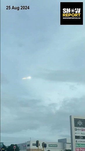 Meteorite breaking up from Port Elizabeth (Gqeberha) South Africa today #meteorite