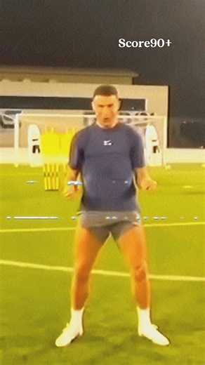 Cristiano Ronaldo défie son fils sur coup franc… et la réponse est LÉGENDAIRE ! #football #cristianoronaldo #ronaldojr #DeFi #footballer | Score90