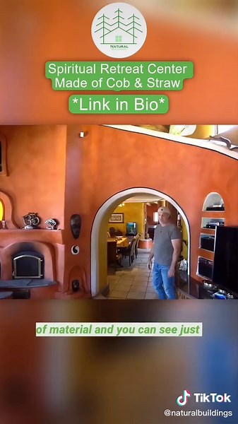 This spiritual retreat center is an incredible example of the possibilities of building naturally. Throughout the home there are sculptural cob elements that are purposeful and also aesthetically pleasing. Straw bales as the exterior wall system of the home help to create an insulative envelope which makes this building very energy efficient as well! 🏠🌱🌞 Full video can be found on YouTube using the link in my bio 🔗 #naturalbuilding #cobhouse #strawbalehouse #ecofriendly #sustainablearchitect