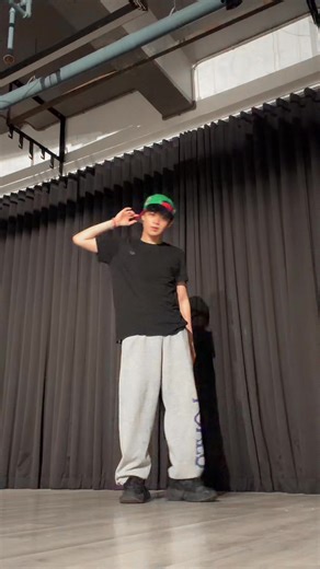 EXO's Growl: Dance Performance Insights