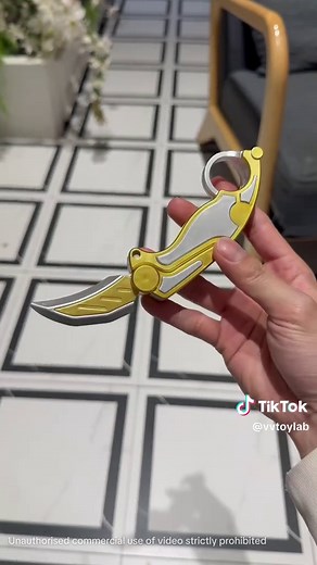 Showcase Your Karambits: A Guide for Collectors
