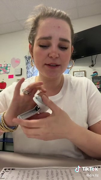 Eco-Friendly Stapleless Stapler for Teachers