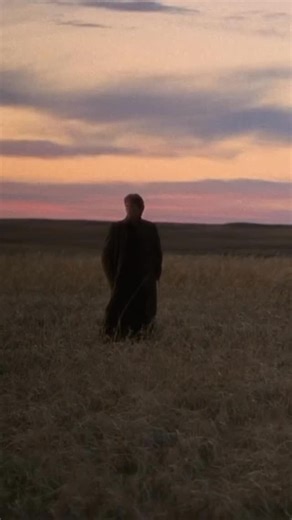 The Prince Charles Cinema on Instagram: "Terrence Malick’s DAYS OF HEAVEN returns to the PCC in a luminous restoration. Malick’s second feature is pure visual poetry - a love triangle drifting through the Texas Panhandle, captured almost entirely in “magic hour,”. One of the great pictures of the 20th Century, Malick wouldn't make another film for 20 years. Screening Sunday 11th January at midday, and again back-to-back with BADLANDS on Sunday 25th January, this is one of the highest achievement