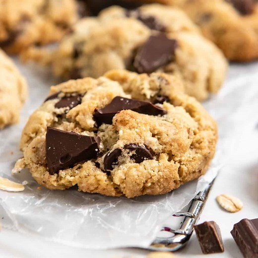 Gluten Free Almond Flour Oatmeal Chocolate Chip Cookies | Lemons & Zest