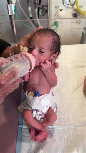 Newborn Baby Feeding Tips for Happy Growth