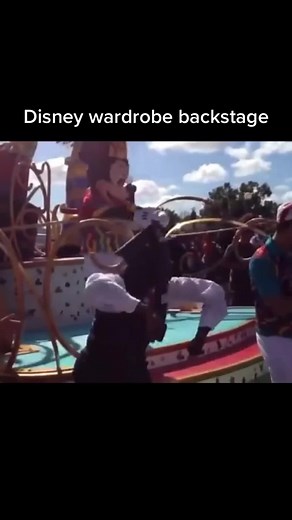 Disney backstage #disney #behindthescenes #disneyparks #disneyworld #disneyland #mickeymouse #disneytiktok #greenscreenvideo #greenscreen