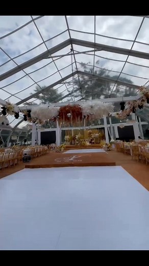 Juliana and Ian's Beautiful Beach Wedding