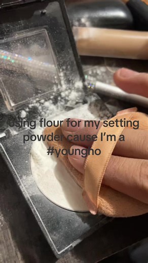 recommend using baby powder or cornstarch. kinda made a mess yikes #youngho #powder #makup #fypppppp #bord