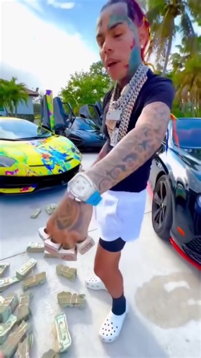 6ix9ine - Flexing $1.3 Million Cash & Luxury Car Collection