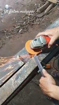 membuat golok tebas dari Jack Hummer bekas.
