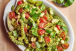 25+ Delicious Ways to Use a Bunch of Basil