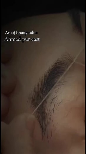 Expert Eyebrow Threading Techniques at Arooj Beauty Salon