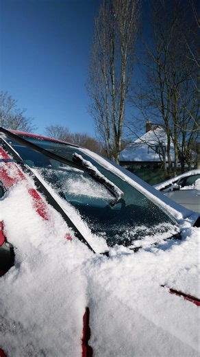 Schnee ❄️Abziehen Klare Scheibe😃#detailing #enteiserspray #winterautotipps #autopflege