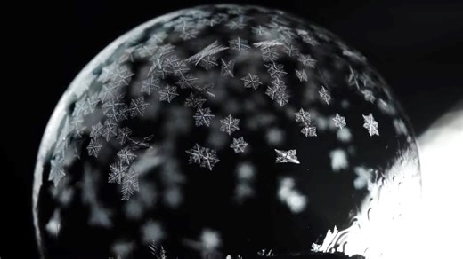Frozen Soap Bubbles Are a Mesmerizing Winter Surprise
