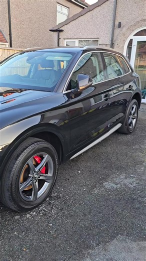 ✨ Audi Q5 – One Step Polish Transformation ✨ We performed a one step polish to restore gloss, remove light scratches, and bring back that deep, clean shine 🚗💎 ✔️ Improved paint clarity ✔️ Enhanced gloss ✔️ Cleaner, fresher look Simple process. Big difference. Would you do this to your car? 👀🔥 📩 DM us for details! #AudiQ5 #OneStepPolish #CarDetailing #PaintCorrection #CarCare