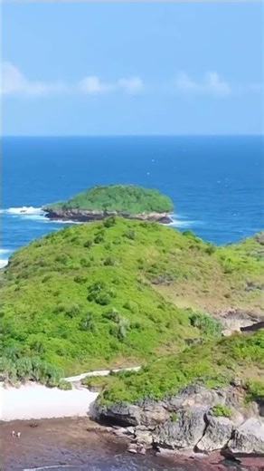 Srau beach Pacitan Indonesia Simple & aesthetic #traveldesire 🎵merajuk merayu🎵
