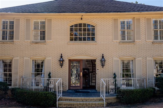 Bobby Bowden home auction winner set to close as family reflects