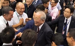 他身价200亿，有两家世界500强，却把公司股份都分给员工，为啥？_哔哩哔哩_bilibili