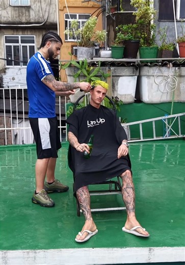 Welcome to favela, this is Río de Janeiro 🇧🇷✂️ #riodejaneiro #brasil #barberlife #haircut #favela