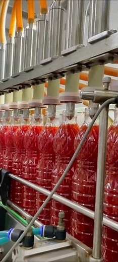 Filling and packaging machine, for paste, liquid, sauce