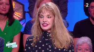 L'astuce d'Arielle Dombasle pour ne pas payer ses contraventions... | Arielle Dombasle