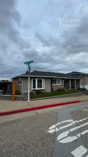 Joseph (Joey) Suarez on Instagram: "Turnkey 🔑 + Bay Views in San Mateo 👀 4BR/3BA open-concept great room, renovated kitchen w/ quartz counters & Bosch appliances, main-level primary suite + upstairs suite ✨ listed w/ @laurabertolacciserenodwell Expansive paver patio, new roof (2023), owned solar, central A/C, 2-car garage & so much more 🏡 Walk to vibrant downtown, close to Caltrain, SF & Silicon Valley Tech (Meta, Snowflake, Visa)! Message us for a showing 📬 • #bayarea #siliconvalley #reales