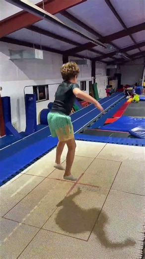 Wipe Out Trampoline Level 4 USAG