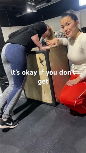 Box Elevated Push-up ISO