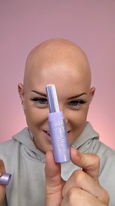 Contour as a bald girl? Yes, I do it slightly different :) actually contouring my head makes my visible forehead appear smaller, so that’s why I do it!!! -The contour stick i used is by Too Faced @toofaced ￼-The cream concealer I used is by Tarte, it is the Shape Tape Blur @tartecosmetics -The purple blush is by Huda beauty, it is the Blush Filter @hudabeauty #alopecia #makeup #bald #makeuptutorial #contour | Emmy Combs