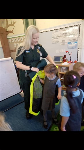 ✨ What an exciting day for our Reception classes! ✨ Today we were incredibly lucky to welcome paramedics and a doctor into school. They spent time talking to the children about the amazing work they do and how they help people every single day. 🚑🩺 The topic this term in Year R is “People Who Help Us”, and this real-life visit brought the learning to life in such a wonderful way. The children asked fantastic questions, explored some of the equipment, and learned how these everyday heroes keep o